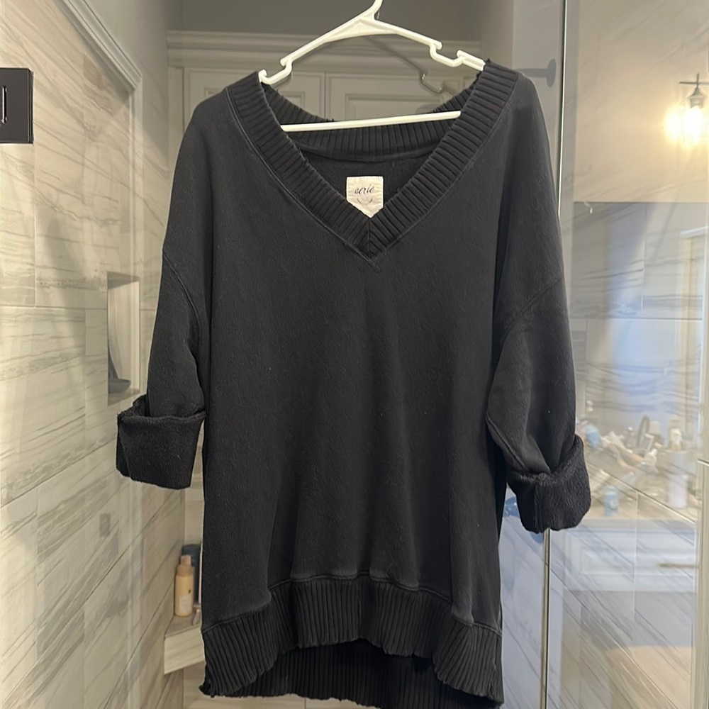 Black v neck sweat shirt